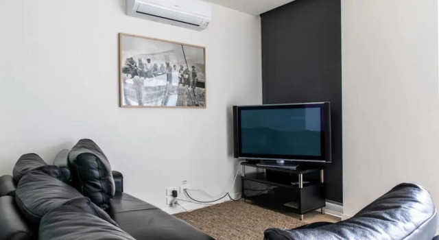 Modern 1 Bedroom Apartment in North Melbourne, Varaa Huoneisto  
