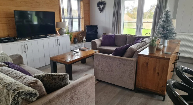 Charming 3-bed Lodge in Bury Saint Edmunds, Забронировать Отель Бери-Сент-Эдмундс Суффолк
