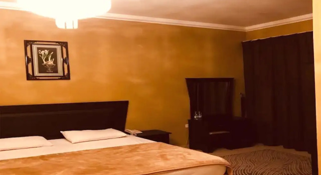 Al Amwaj Hotel, Забронировать Отель Шарджа Эмират Шарджа, рядом с Пляж Шарджа