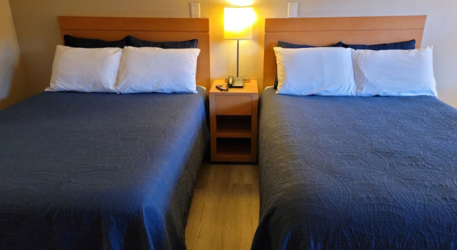 Четырёхместный номер Standard Garden of the Gods Motel