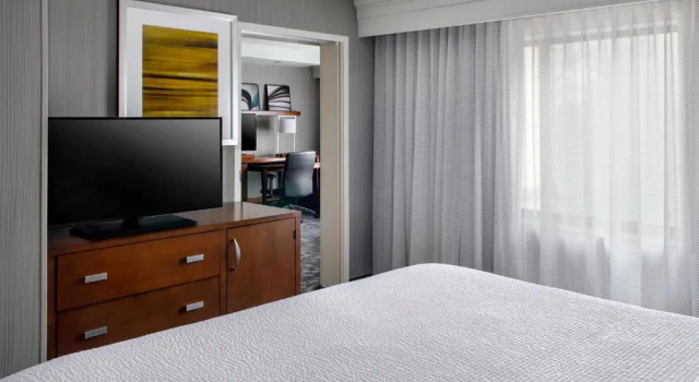 Люкс Courtyard by Marriott Paramus