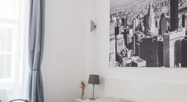 Spacious old town luxury apartment, Book Apartment Innere Stadt 