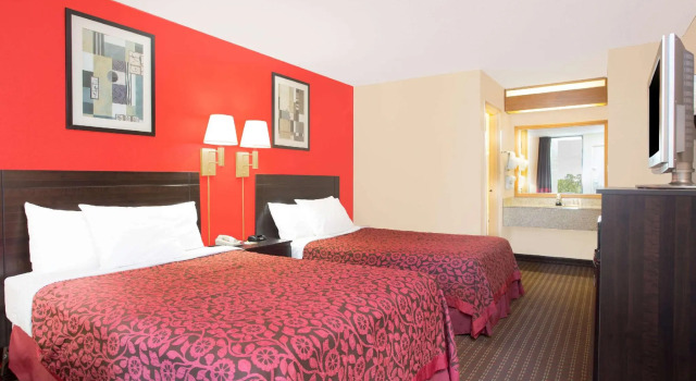 Четырёхместный номер Standard Days Inn by Wyndham Easley West Of Greenville/Clemson Area