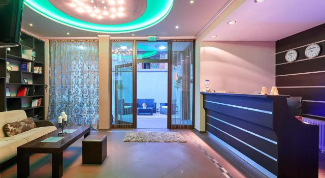 Central Plaza Hotel
