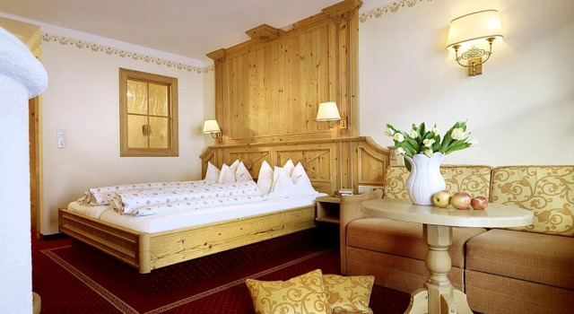 Hotel Post, Rezerwuj Hotel Hotele w Tyrol z parkingiem, Parking