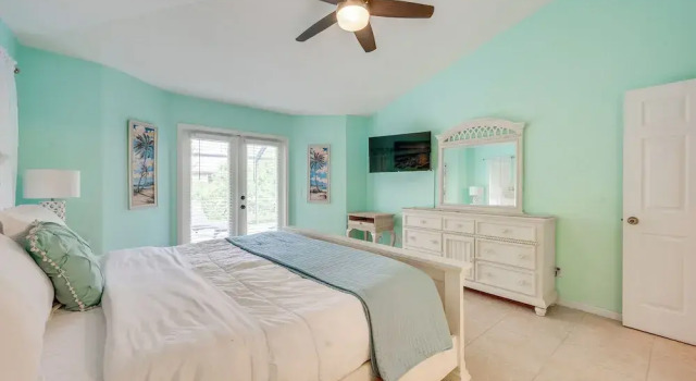 Marco Island Vacation Rental: Heated Pool & Lanai!, Забронировать Отель Отели Марко-Айленд 3 звезды, рядом с Marco Walk Plaza, 3*