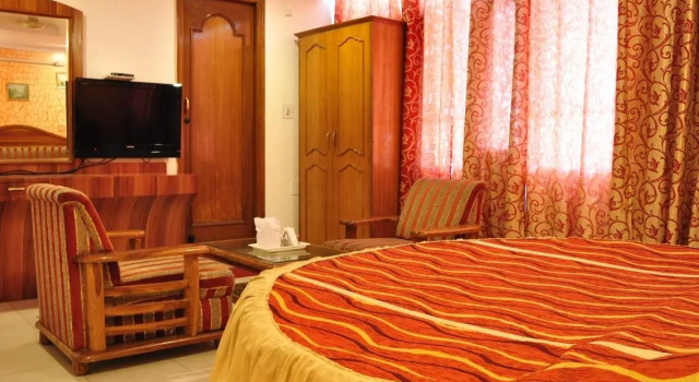 Люкс Royal Hotel City Plaza 17