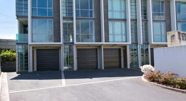 Harbourview Apartment - Taupo Holiday Apartment, Rezerwuj Apartament Hotele w Auckland Region z parkingiem, Parking