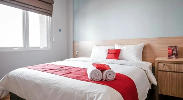 Номер Economy Reddoorz Plus @ Karet Pedurenan 3