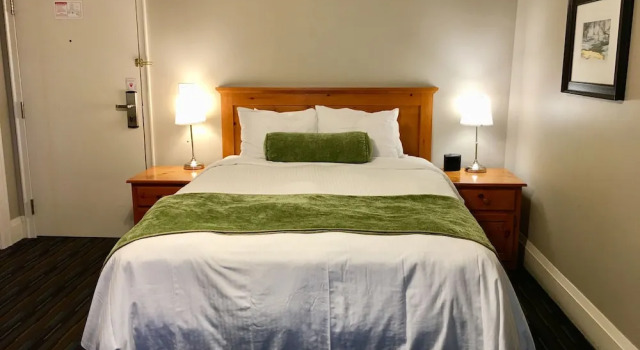 Номер Premium Sherwood Inn