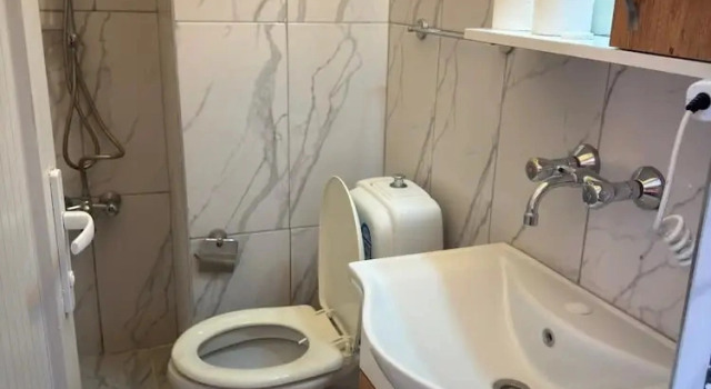 Одноместный номер Economy с балконом и с видом на внутренний двор FİNİKE SEVER OTEL