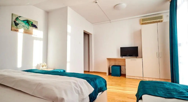 Camera doppia Standard mansarda Hotel Roxy & Maryo- Restaurant -Terasa- Loc de joaca pentru copii -Parcare gratuita