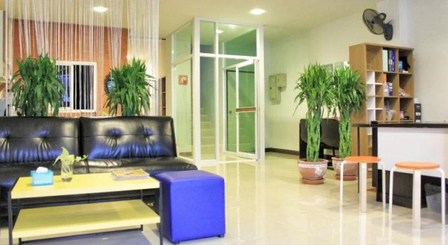 Ananas Phuket Central Hostel