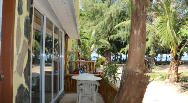 Четырёхместный номер Standard с видом на море Ruan Mai Naiyang Beach Resort