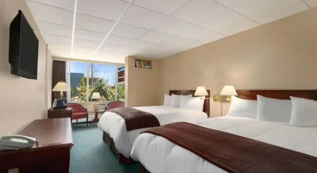 Brunswick Parry Sound, Rezervovat Hotel Parry Sound Ontario, poblíž Chippewa III