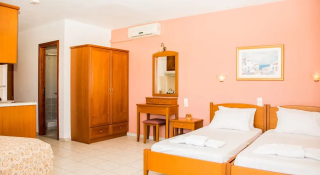 Студия с красивым видом из окна Villa Aphrodite Hotel Apartments Studios by Estia