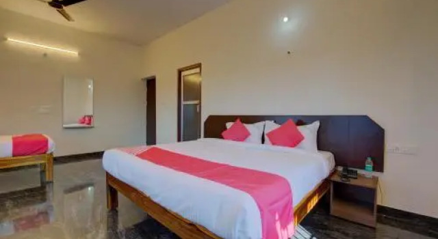 OYO 28729 Coco Retreat, Забронировать Отель Отели штата Тамилнада с бассейном, Бассейн