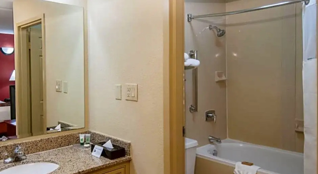 Четырёхместный люкс Governors Suites Hotel Oklahoma City Airport Area