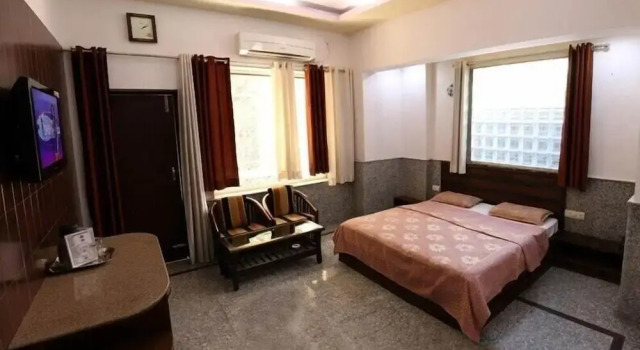 Hotel Suryodaya, Rezervovat Hotel Haridvár Uttarakhand