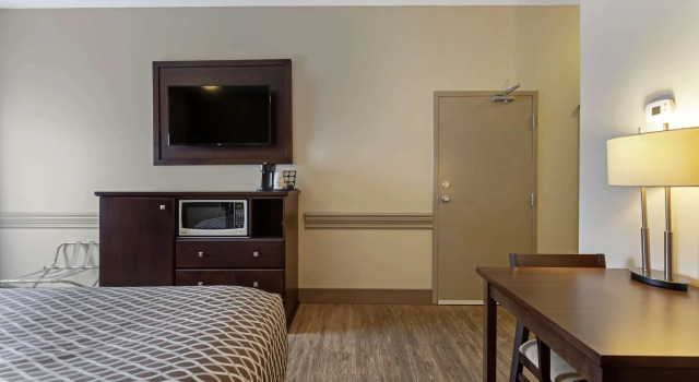 Двухместный полулюкс Best Western High Road Inn