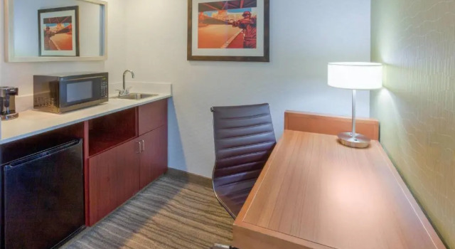 Люкс SpringHill Suites Minneapolis West St. Louis Park