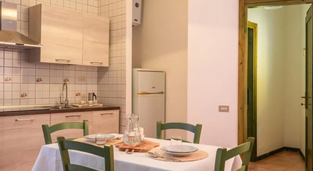 Апартаменты c 1 комнатой с балконом Glorious Residence Le Pavoncelle one Bedroom Sleeps Four and Child Num1450