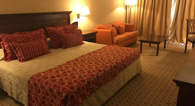 Люкс Howard Johnson Pilar Resort Spa & Convention Center