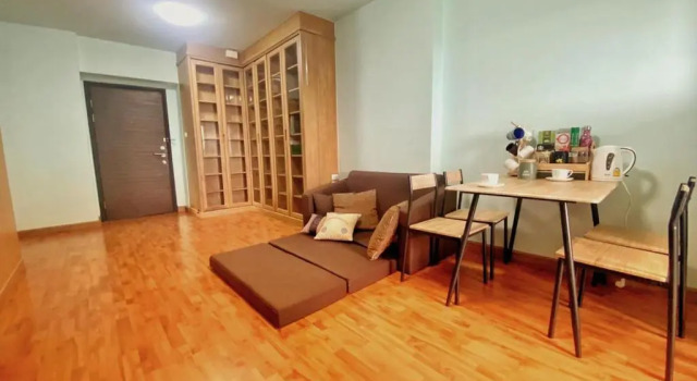 Cozy apartment 70m² with huge balcony, center BKK, Забронировать Апартаменты/квартира Отели Бангкока с бассейном, рядом с Siam Commercial Bank Head Office, Бассейн