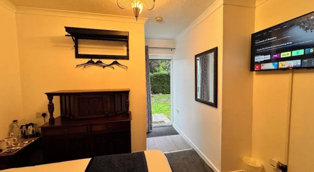 Двухместный номер Royal High Trees Guest House Gatwick