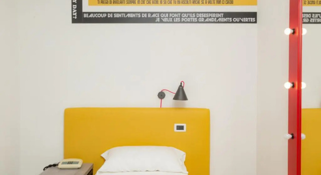 Single room Wave Hotel