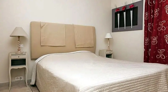 Номер Standard с видом на бассейн Hôtel Les Magnanarelles