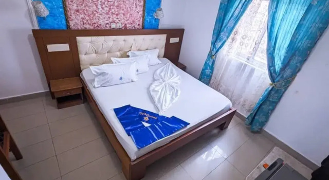 Hotel Guiko Palace, Reservar Hotel Hotéis em Mfoundi com pequeno-almoço, Café da manhã