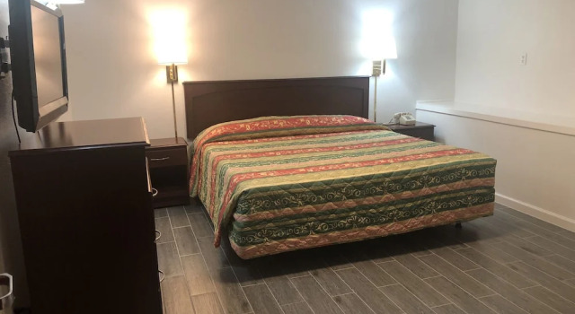 Номер Deluxe Royal Inn