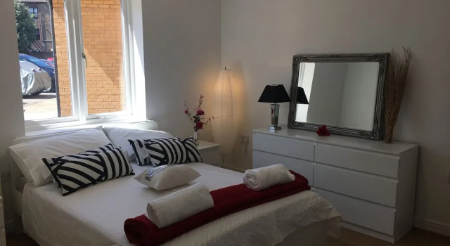 Апартаменты Business 2 Bed Flat, Dedicated Workspace, Parking, 4KTV