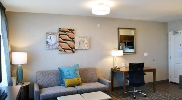 Люкс Staybridge Suites - Red Deer North by IHG