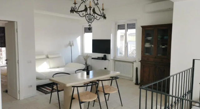 Коттедж с 2 комнатами Charming 2 floor private house with terrace