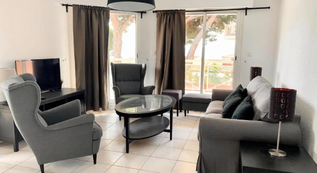 Appartement les pieds dans l'eau à Cavalière (Lavandou 83), 预订 公寓 勒拉旺杜 Var coast