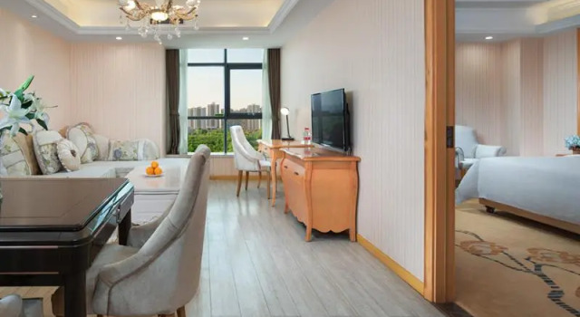 Люкс Deluxe Vienna Hotel Shaanxi Ankang Jiangnan