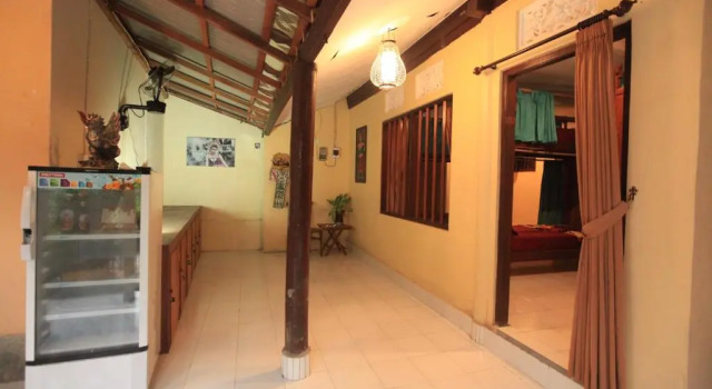 Кровать в общем номере Liang House and Hostel