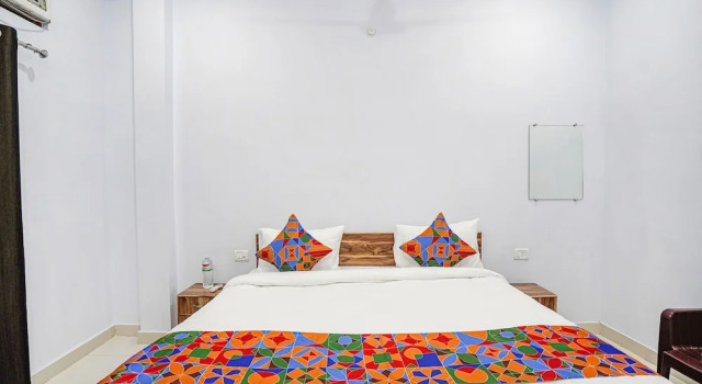 Номер Deluxe Fabhotel Shristi Homestay