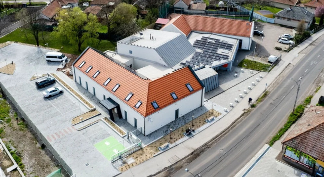 Eleven Business & Sport Hotel, Prenota Hotel  