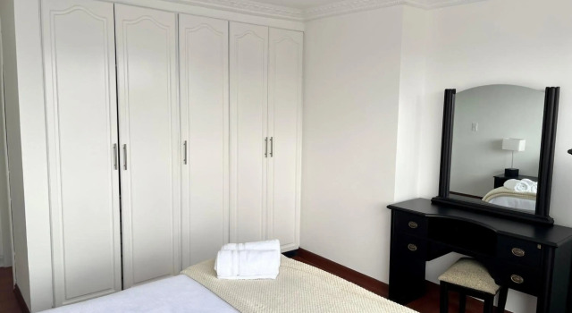Cómoda suite amoblada nueva a estrenar, con vistas Sector La Carolina, aparcamiento privado