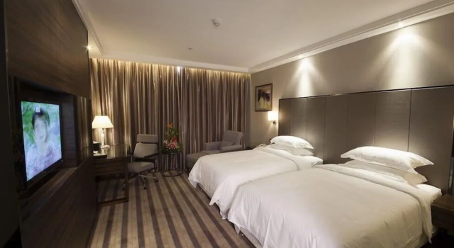 Wyndham Foshan Weijing Hotel (Sanshui Wanda Plaza)
