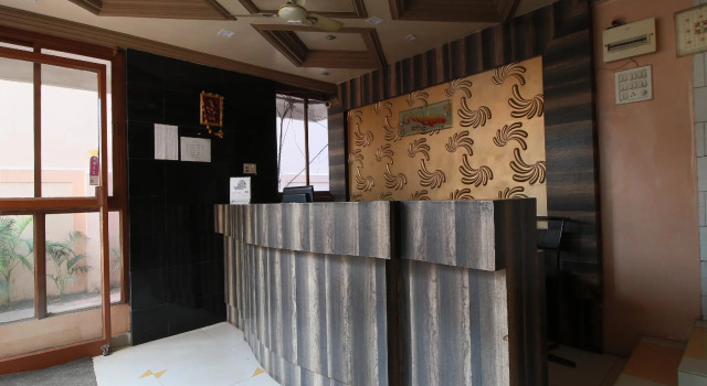 OYO 24838 Hotel Neelam, Забронировать Отель Отели штата Махараштры 3 звезды, 3*