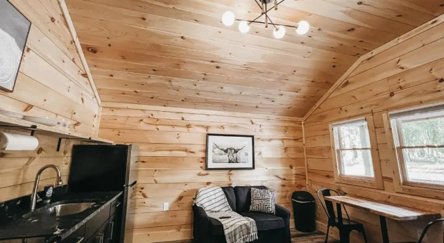 Brand New One Bedroom Cabin With Kitchen Minutes From Lake Hartwell Cabin #3, Boek Camping Hotels in Georgia met parkeren, Parkeren