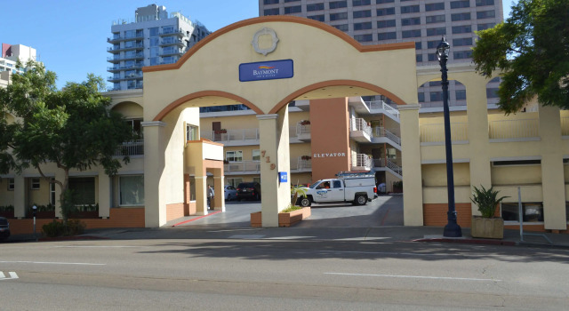 Baymont by Wyndham San Diego Downtown, Забронировать Отель Отели Сан-Диего с парковкой, рядом с AD Nightclub, Парковка