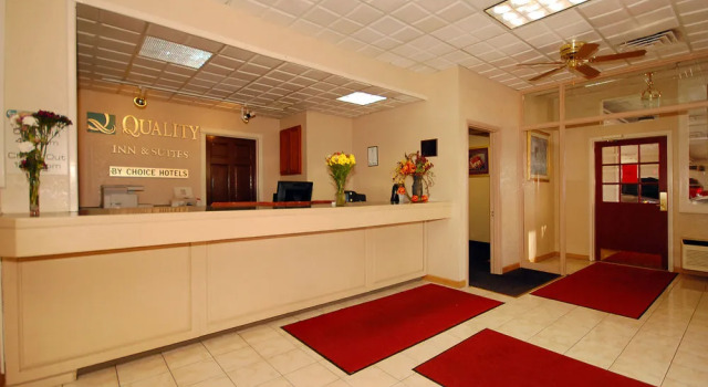 Quality Inn & Suites Waterloo-Ia (us), Foglalás Szálloda Waterloo Iowa