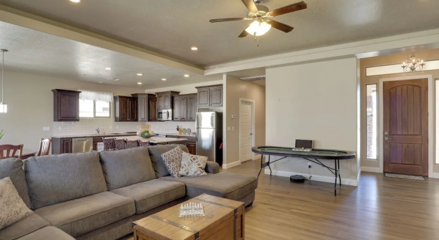 Golf, Gamble & Get Away! Mesquite Desert Retreat, Book Feriehus Villaer i Missouri, Villa