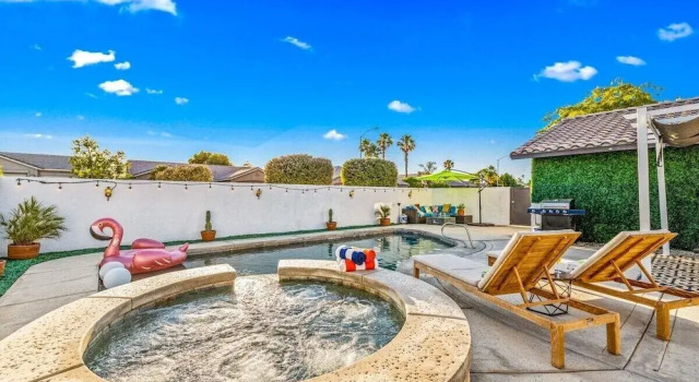 Desert Fun 4BR Retreat with Pool, Buchen Sie Pension Bermuda Dunes Coachella Valley