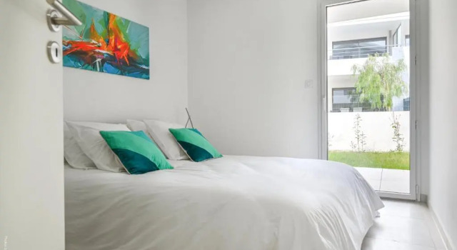 T4 NEUF - JARDIN-TERRASSE ET PISCINE – ACCÈS DIRECT PLAGES ET CENTRE VILLAGE – App C 12, Забронировать Апартаменты/квартира Сен-Сир-сюр-Мер Bandol Wine Route, рядом с Пляж Les Lecques